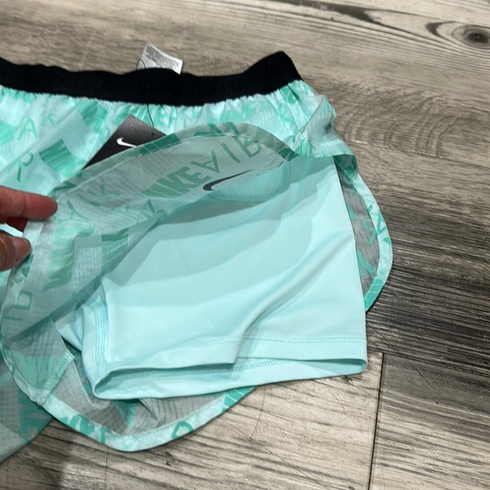 Nike Air Womens 2-in-1 Running Shorts CT7366-336 Mint Green Medium - Picture 4 of 6